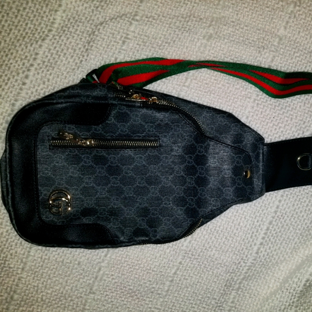 GG Cross Body Bag